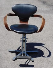 Cherner Pretzel Salon Chair by Plycraft, Mid-...