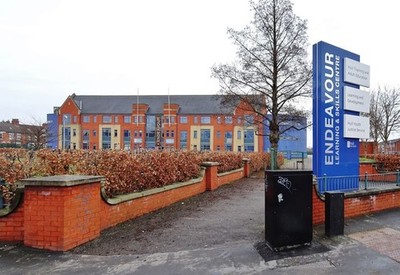 Foto 12x8 Beverley Road, Kingston upon Hull Endeavour High School, 2002-3 c2018