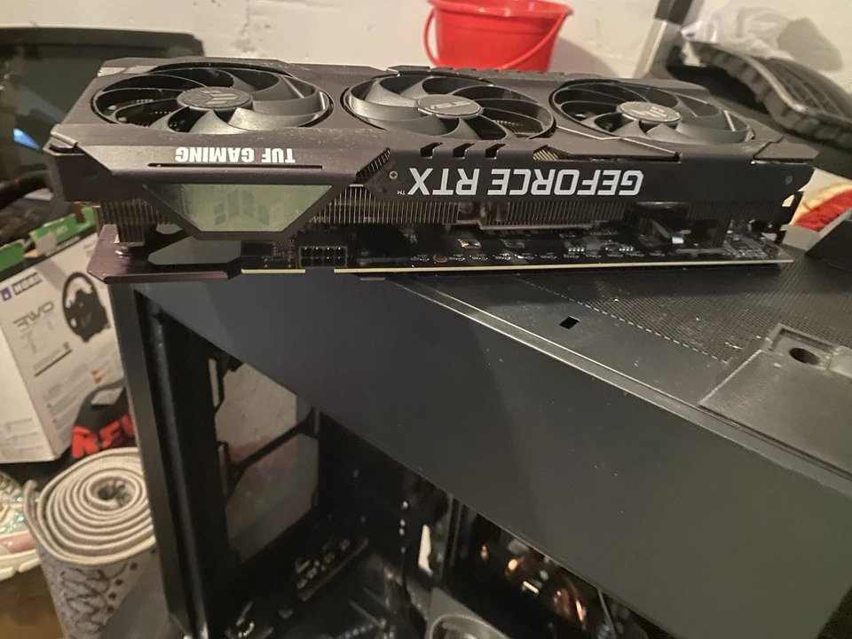 ASUS TUF Gaming GeForce RTX 3080 OC V2 Grafikkarte mit 10 GB GDDR6X Speicher - Bild 2 von 4