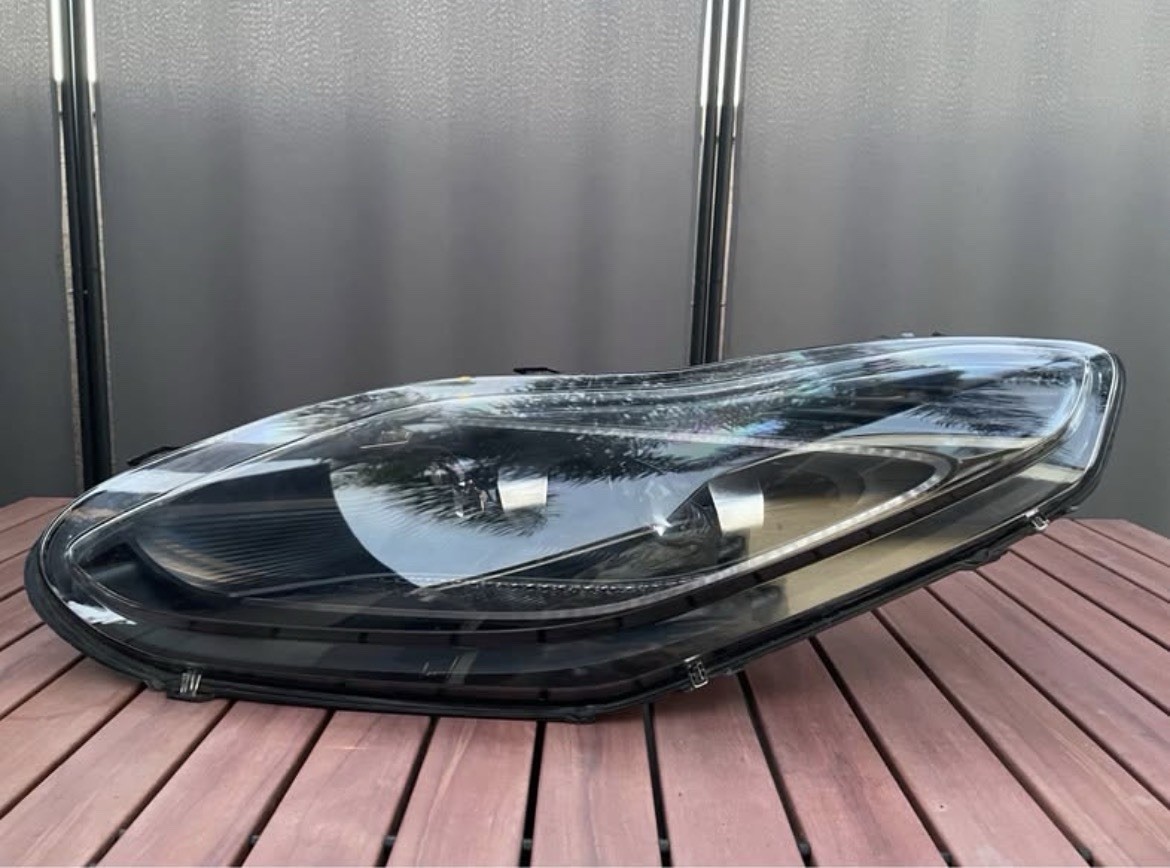 2017 2018 2019 2020 2021 2022 2023 ASTON MARTIN DB11 LEFT SIDE LED HEADLIGHT OEM