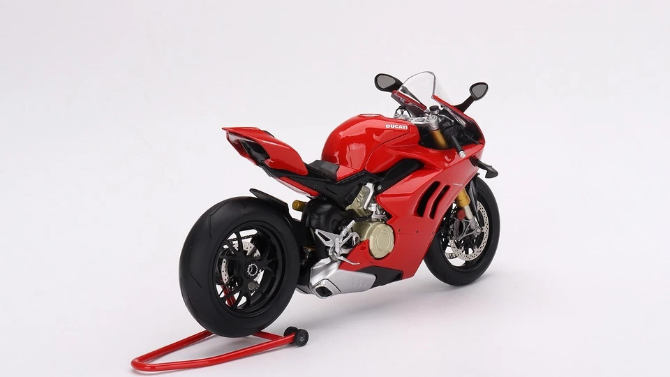 Ducati Panigale V4 S a escala 1:12 de True Scale Miniatures Foto 2 de 4