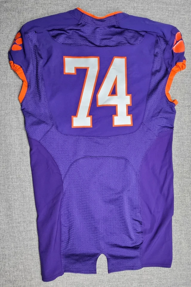 Camiseta masculina de futebol Clemson Tigers 50 L branca usada em jogos Nike #74 - Imagem 2 de 4