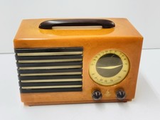 VTG EMERSON 400 ARISTOCRAT CATALIN IN  BUTTERSCOTCH AND BROWN DECO TUBE RADIO
