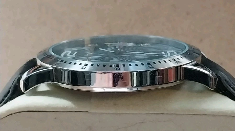 Christian Audigier Reloj de Cuarzo SWI-517 Águila y Espada Esfera Banda Negra Batería Nueva Foto 3 de 4