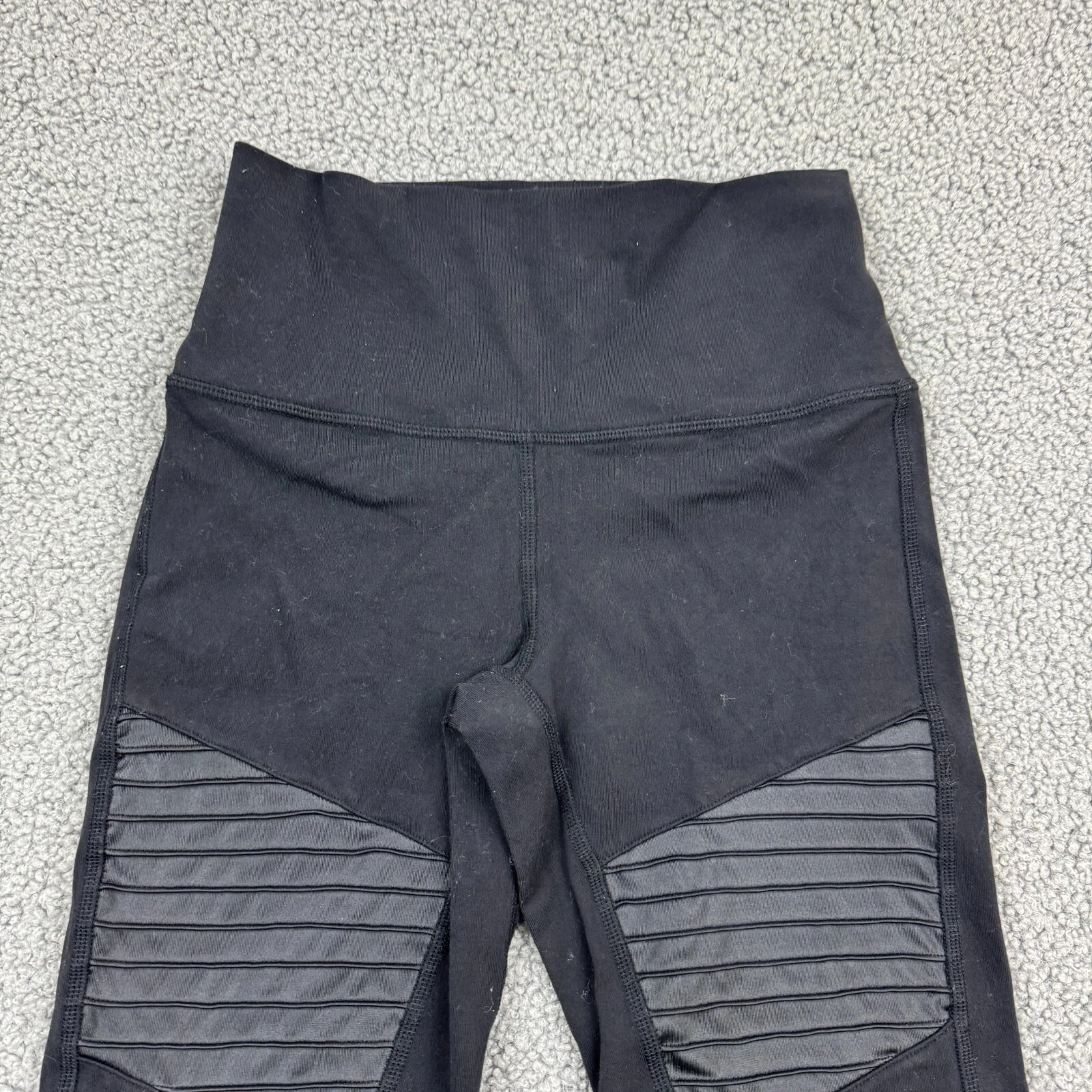 alo-yoga ribbed moto style workout gym train leggings