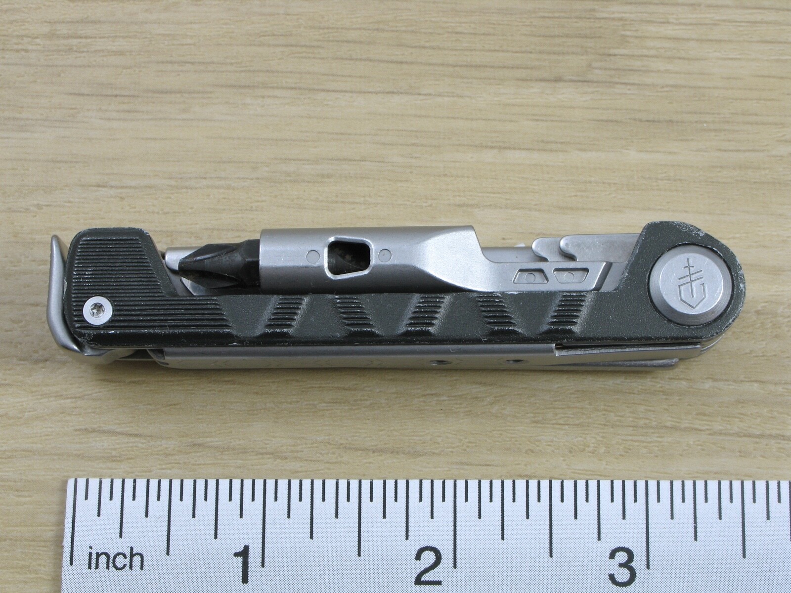 Gerber Armbar Drive Onyx MultiTool, Knife, Bit Driver, Scissors