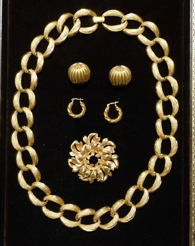 Vintage NAPIER Goldtone Textured Costume Jewelry Lot Necklace, Earrings, Brooch