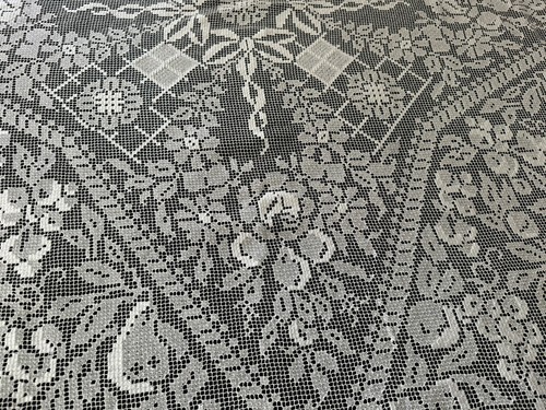Lovely Antique Handmade Filet Lace Tablecloth Shaded Whites Geometric Design - Picture 11 of 11