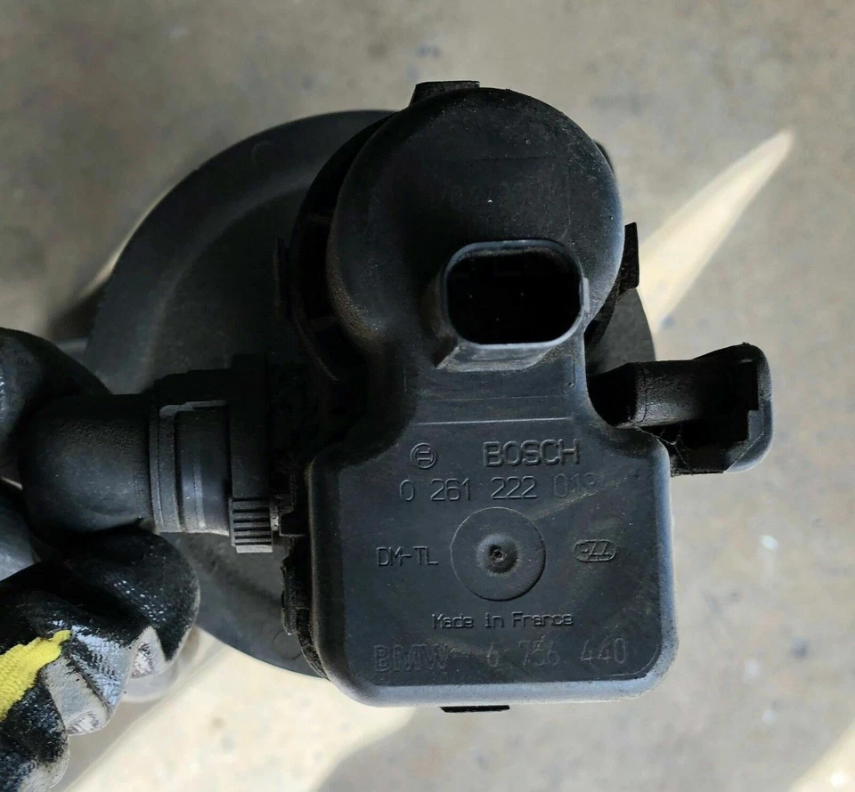 00-05 BMW 330ci E46 Cabrio Filtro de carbón activado para sistema de vapor de combustible OEM A4 Foto 4 de 4