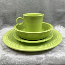 Fiesta Fiestaware Homer Laughlin 4 Pc Place Setting Chartreuse (retired)