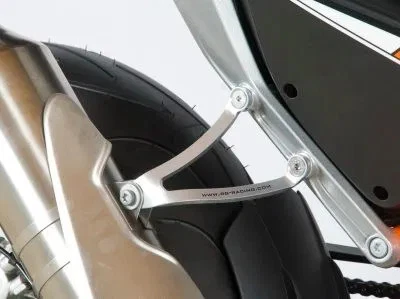 STAFFA SUPPORTO SCARICO R&G PER KTM 690 DUKE R 2013 > 2018 ARGENTO SINGOLO Foto 3 de 3