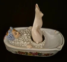 VINTAGE EHTF SEXY LADY IN A BUBBLE BATH NAUGHTY NODDER ASHTRAY NEAR MINT MARKED
