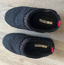 Mudd Women s Black Slip-On Slippers US 7 Faux Fur Fleece Rubber Sole