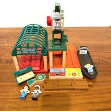 Mattel Wooden Thomas Knapford Station Cranky Set GGG71 Age 15 