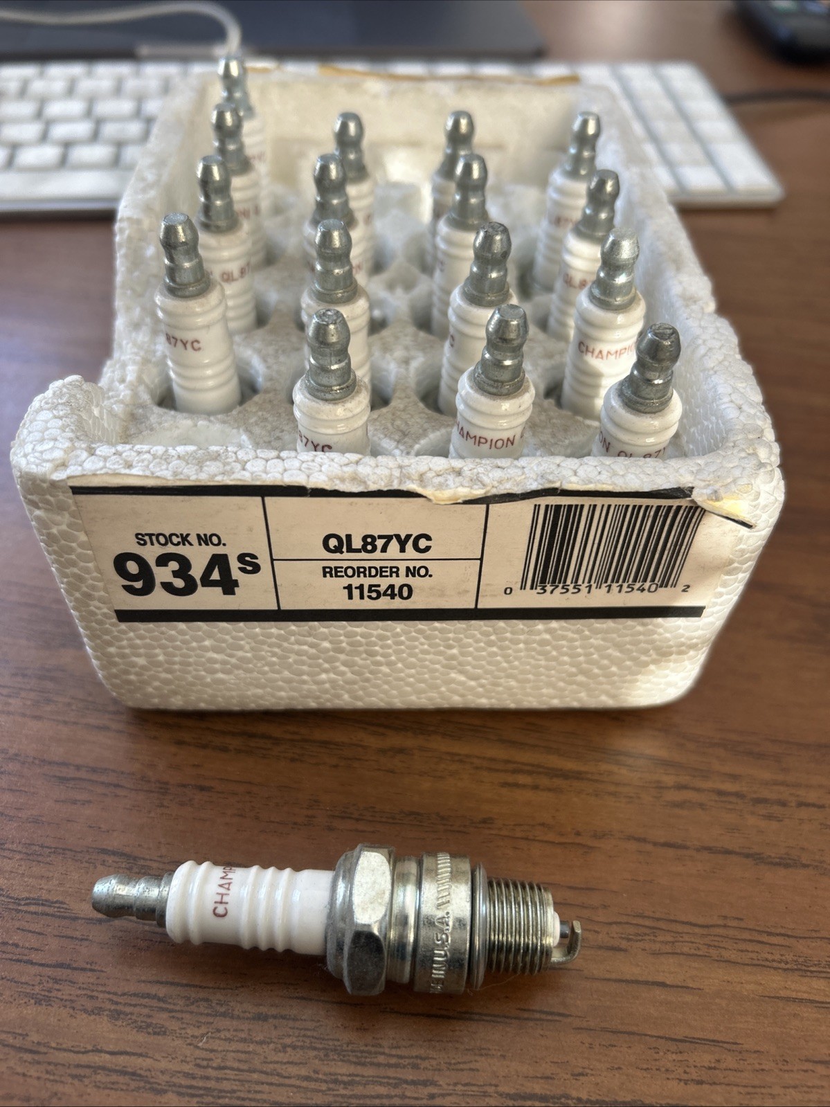 Champion 934 QL87YC Spark Plug Genuine OEM BRAND NEW PACK of 17