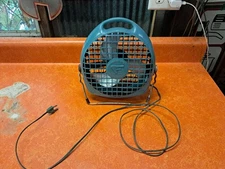 Vintage Fresh'nd Aire Fanette Model 80 Blue Round Small Portable Table Top Fan