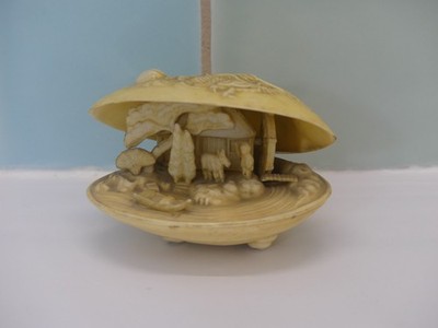 Vintage japanische Zelluloid Muschel Muschel Diorama japanische Wassermühle Esel etc.