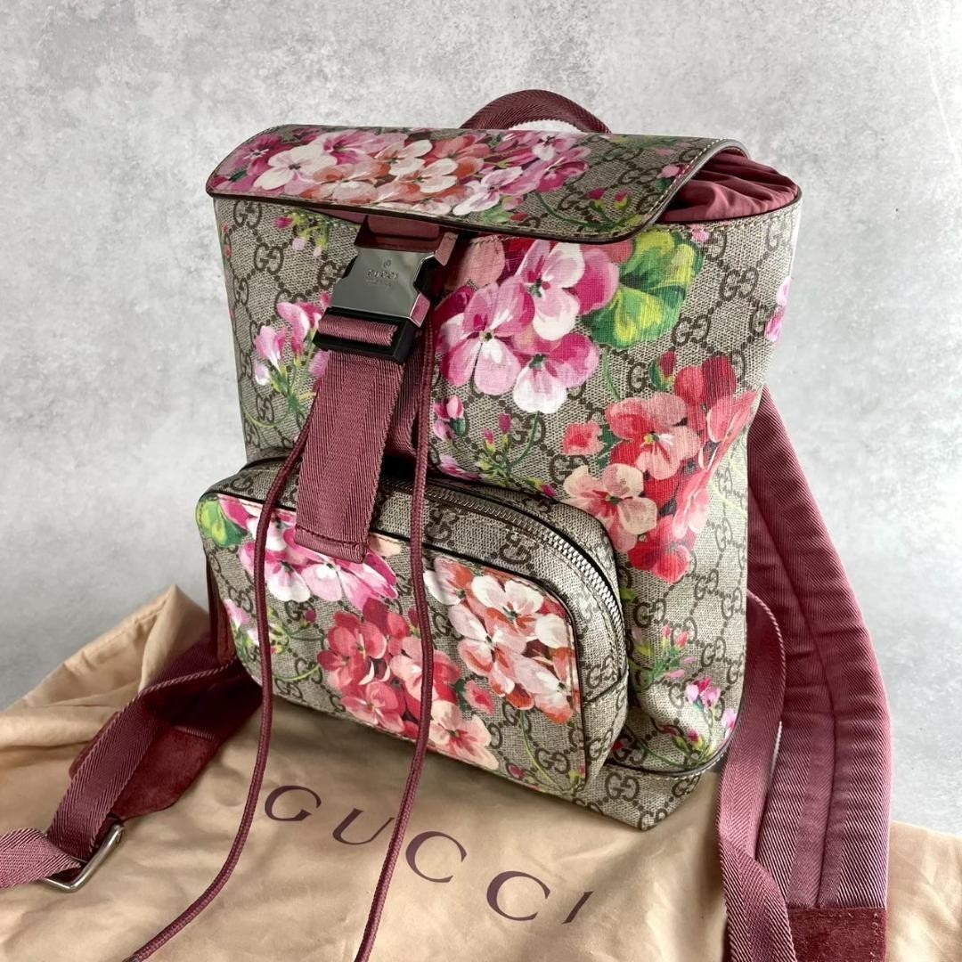 GUCCI GG Supreme Blooms Backpack Pink Floral Geranium Canvas Bag