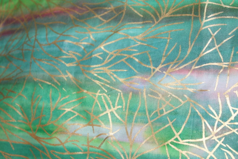 BATIK IMPRESO - TRAZOS FRÍOS METÁLICOS EN BATIK MULTICOLOR - TELA 100% ALGODÓN Foto 3 de 4