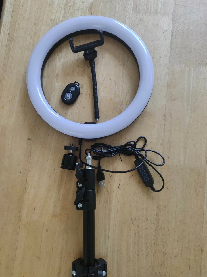 Ring Light Set including 10" Light + 1.6m Tripod + Remote Control - Image 4 of 4
