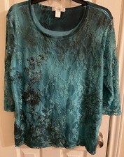 Top donna CJ Banks verde floreale con sovrapposizione in pizzo e maniche taglia 1X