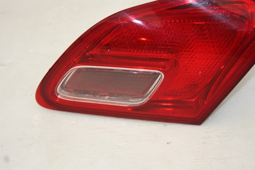Luz trasera lateral derecho Vauxhall Astra J 2012 a 2015 13358078 genuina - Imagen 2 de 14