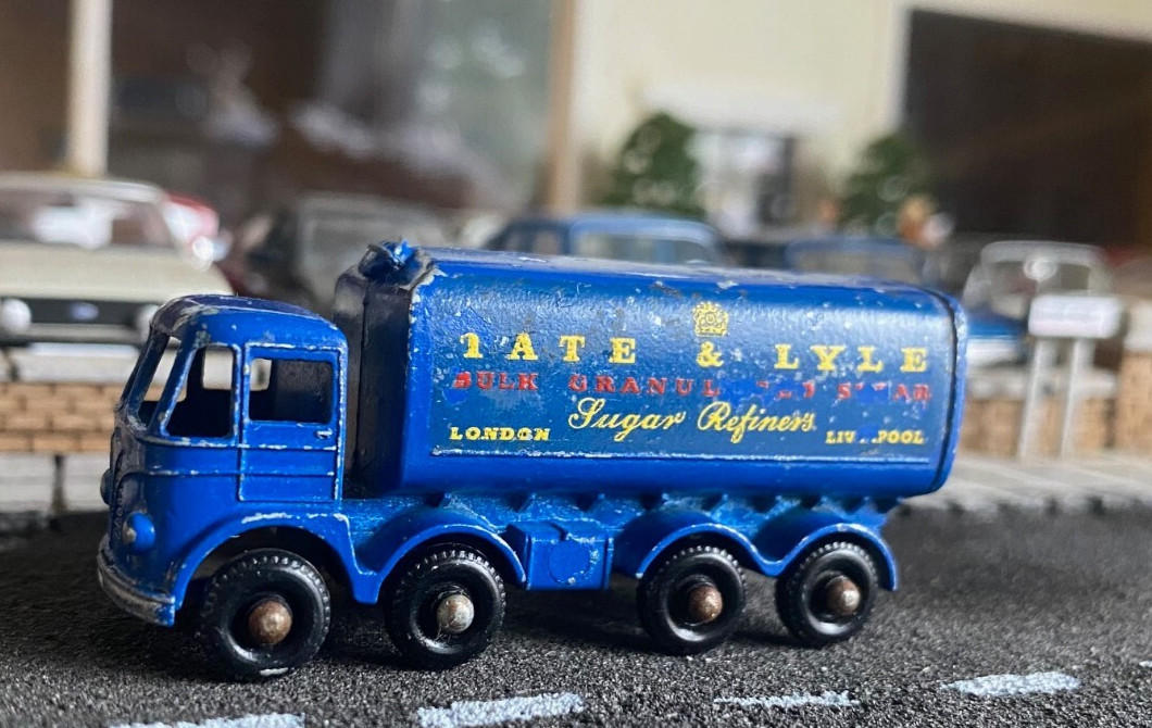 Matchbox 10c, Foden 8 Wheel Truck - Free Price Guide & Review