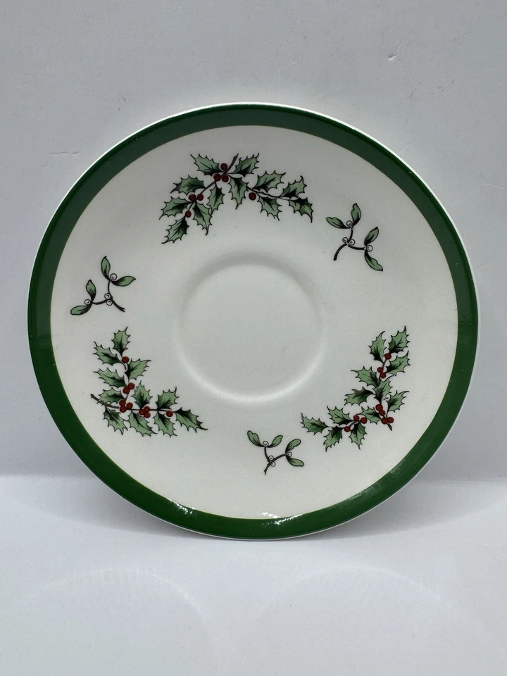 SPODE CHRISTMAS TREE HOLLY DESIGN S3324 SAUCERS ONLY SET OF 8 - Image 4 of 4