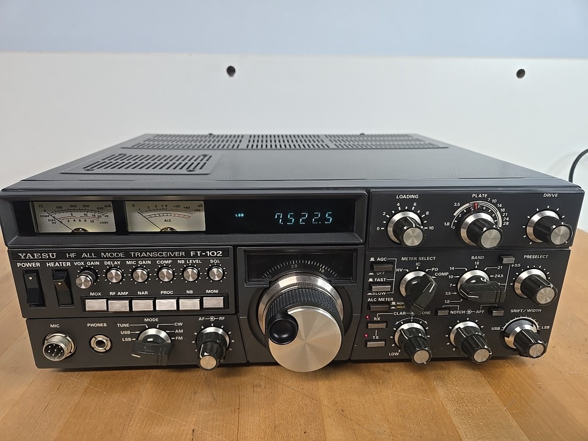 【名機】YAESU FT-102 HFオールモードトランシーバー New Rare Vintage YAESU FT-102 HF All Mode Transceiver Tube Final