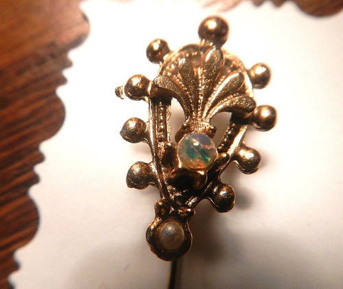 Vntg Victorian? Etruscan Style Goldtone Stickpin Stick Pin Opal? Stone Pearl