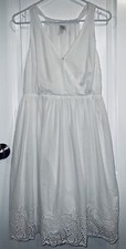 Old Navy Women's White Dress Size 6 Sleeveless V-Neck A-Line Embroidered 