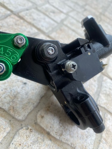 Ninja 400 2018-2023 OEM FRONT BRAKE MASTER CYLINDER RESERVOIR - Foto 12 di 14