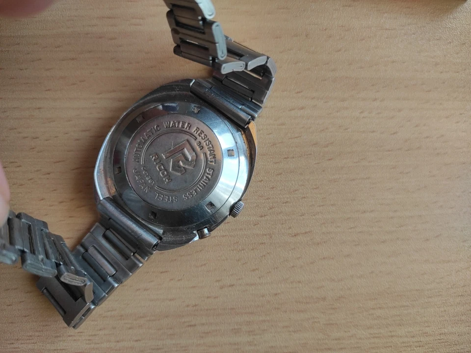 Collectable Vintage RICOH Automatic Watch Japan 21 Jewels Works Green Z057 Rare - Image 4 of 4