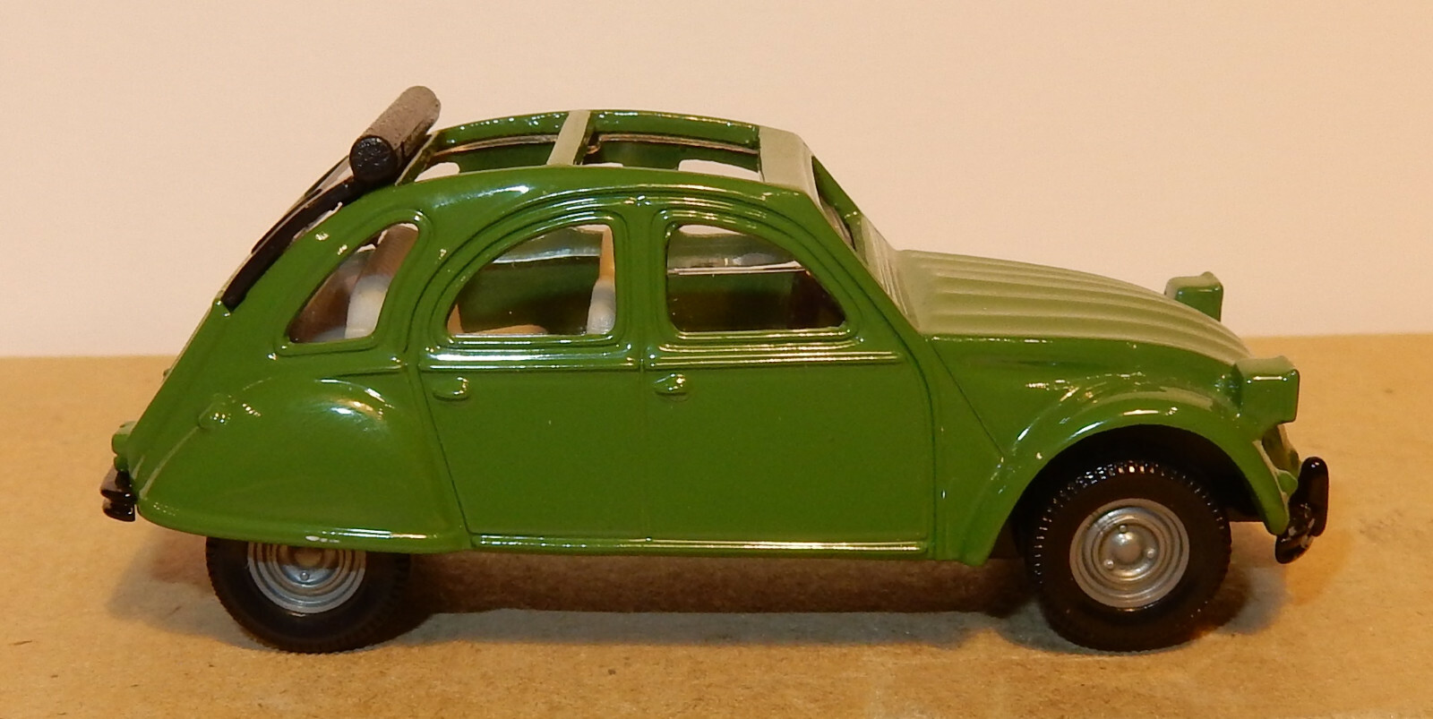 Picture 3 of 6