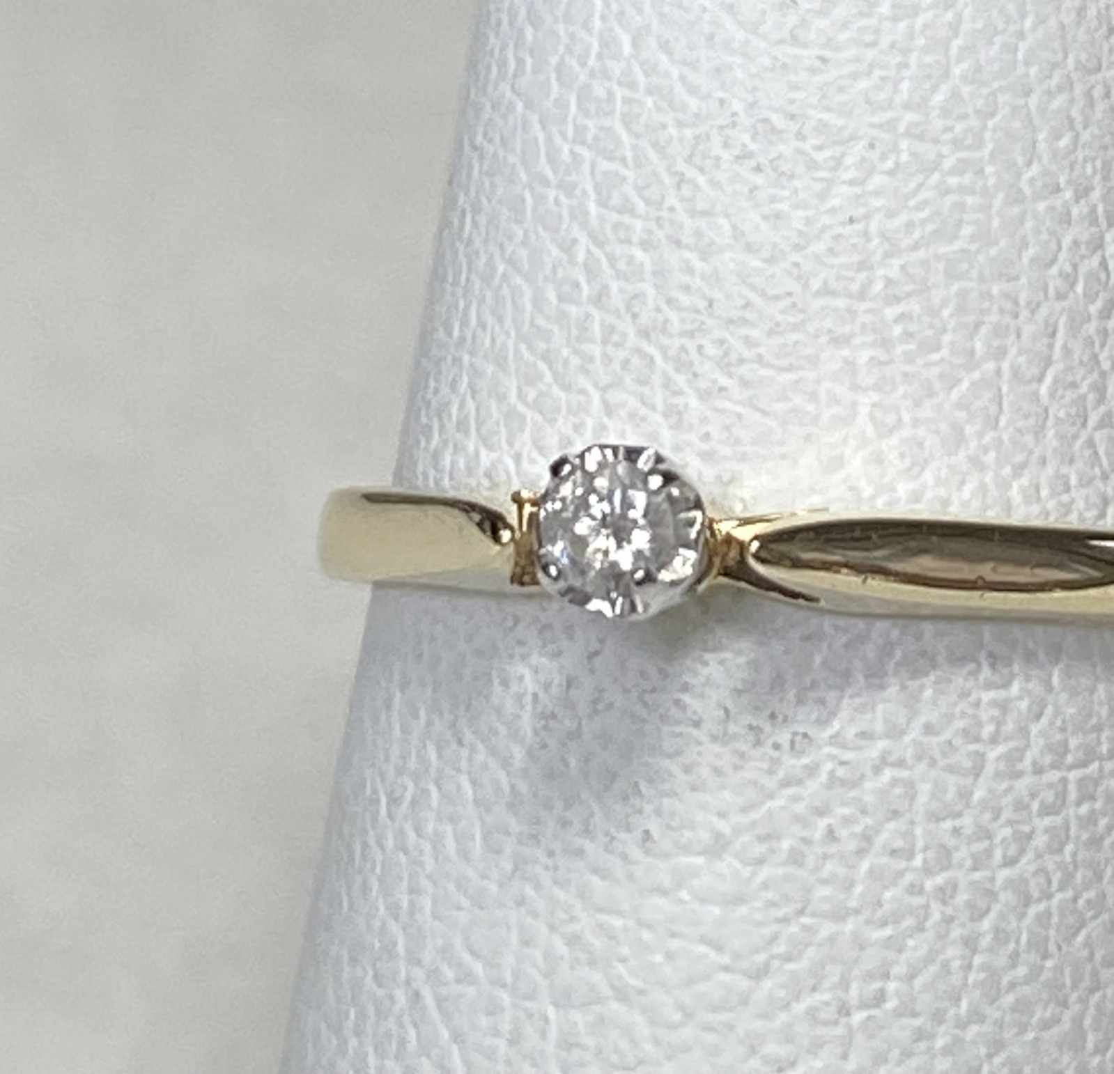 Size 7 💘 Solid 10K Yellow Gold SOLITAIRE Cathedr… - image 10