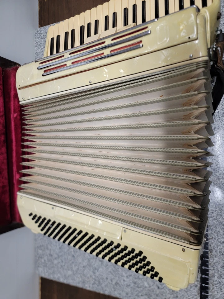 Acordeón Camerano 645/55 PARA REPUESTOS Foto 4 de 4