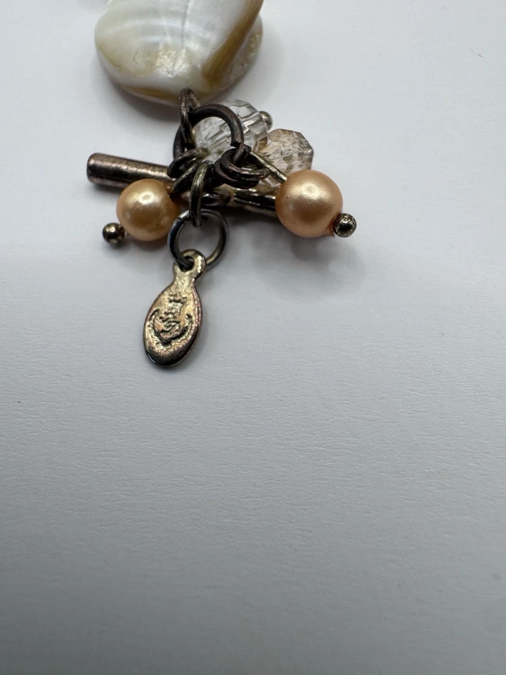 Pulsera Premier Designs Firmada Concha Cuentas Blancas y Doradas Moda Mujer Foto 2 de 4