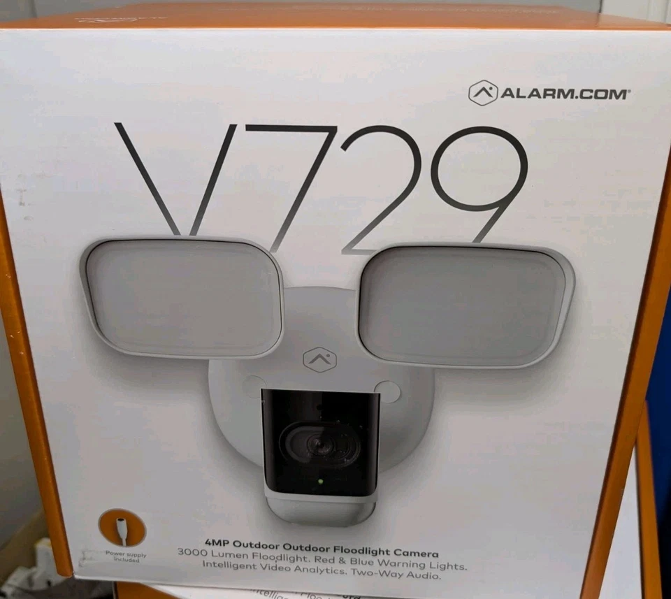 Alarm.com ADC-V729 4MP Outdoor Floodlight Camera - Image 2 of 3