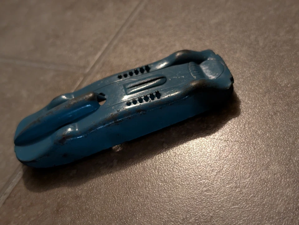 VINTAGE MIDGETOY GULF SPECIAL #11 PRESSED STEEL BONNEVILLE SALT FLATS RACE CAR - Image 2 of 4