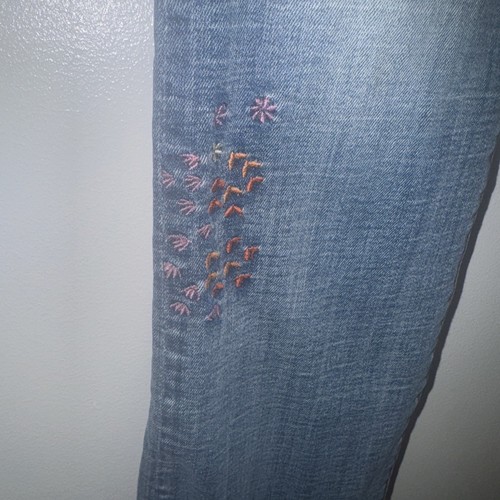 Driftwood Women’s Embroidered Floral Denim Jeans Kelly Size 27 - Picture 6 of 16