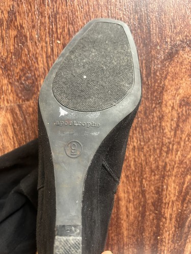 Apostrophe schwarze Wildlederstiefel mit verstecktem Absatz, Größe 9M gebraucht - Bild 7 von 8