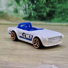 Hot Wheels Triumph TR6 Diecast Model Car 1/64 (68) Excellent Condition 