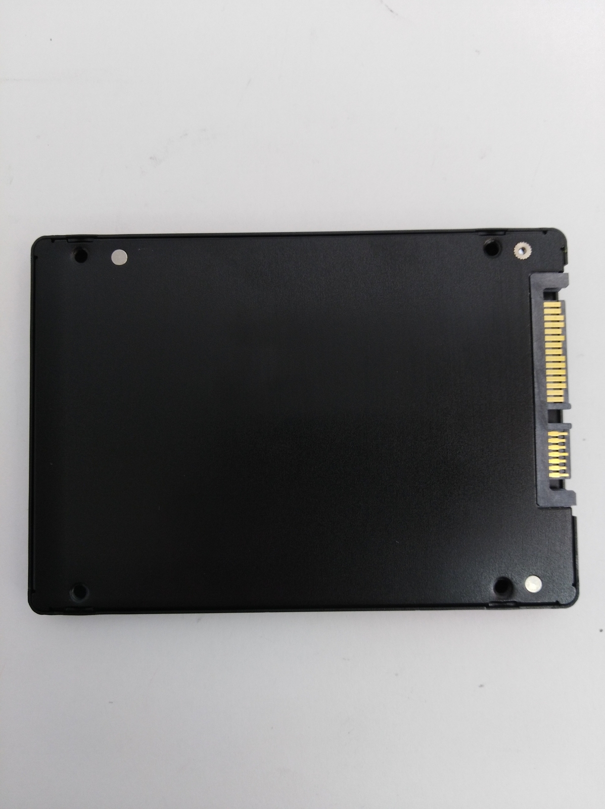 SSD Micron 256 Go SATA III 2.5 Pouces - Modèle MTFDDAK256TBN, Occasion En état Fonctionnel