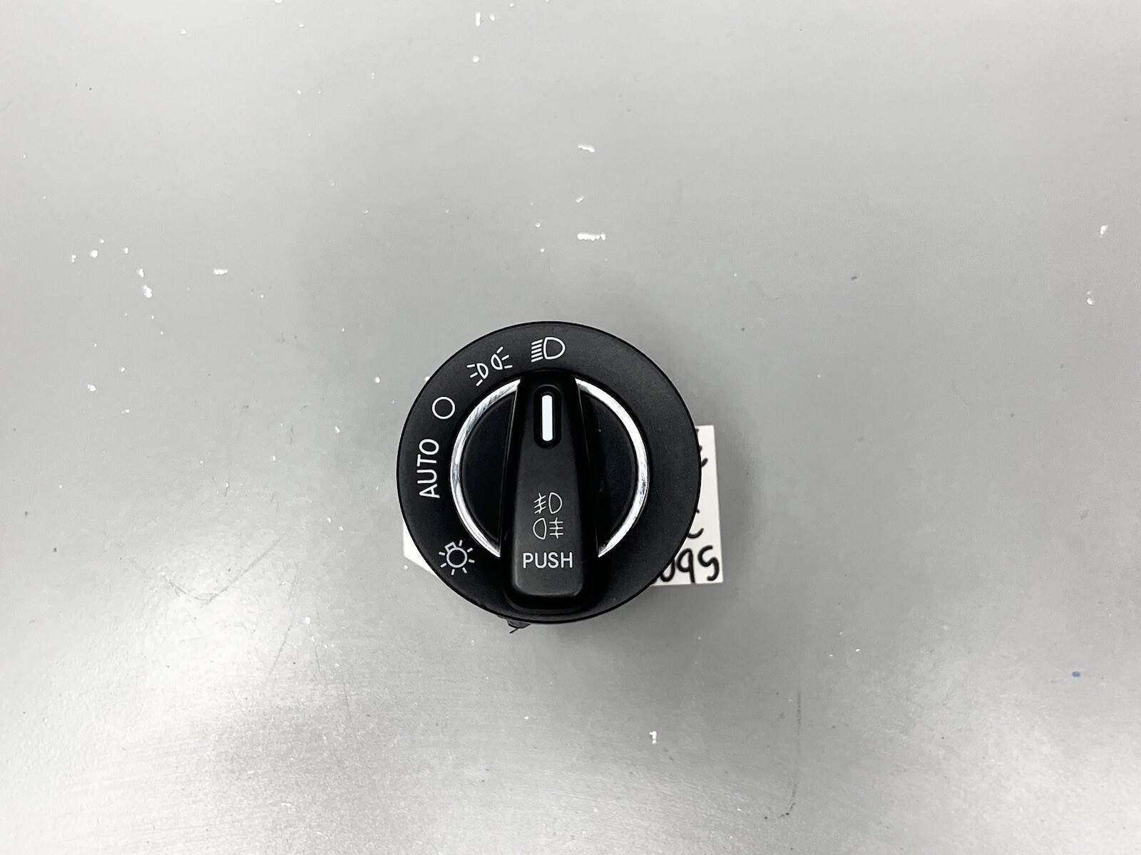 Maserati Levante 2017-2020 Headlight switch