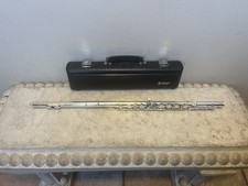 SELMER MODEL SFL301 CLOSED HOLE STUDENT FLUTE WITH HARD CASE SERIAL  J4021197