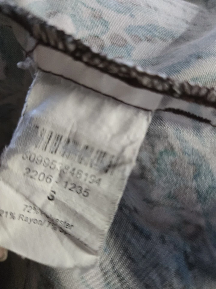 JOCKEY Scrub Top Size S-Green/Aqua Camo V-Neck-Chest 20"/L 27" - Image 4 of 4