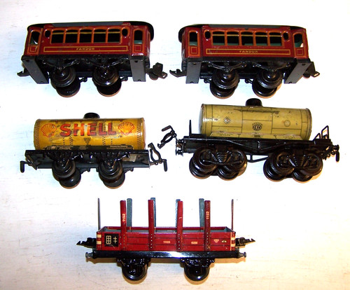 5 vagones de pasajeros antiguos Kraus Fandor escala 0 chapa + vagones 1152 + vagones cisterna