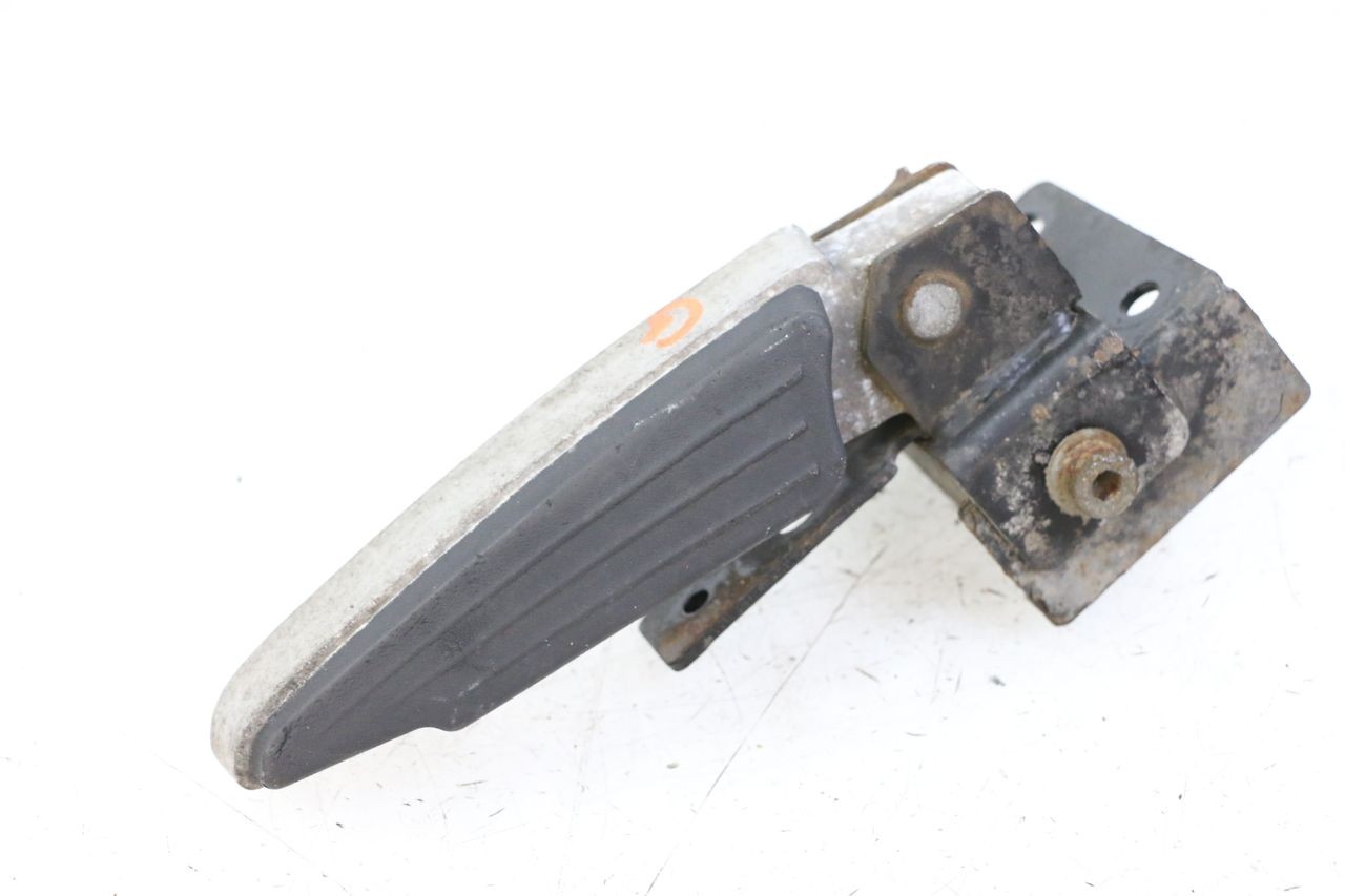 REAR LEFT FOOTREST - PEUGEOT SATELIS 125 (2013 - 2018)