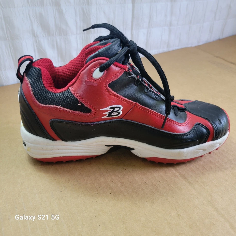 Бейсбольные софтбольные бутсы Boombah размер 7 красные/черные  - Изображение 2 из 4