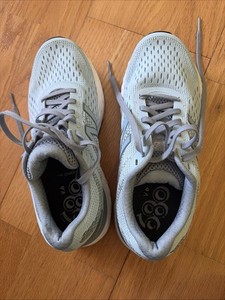 New Balance 680 size 8 B width